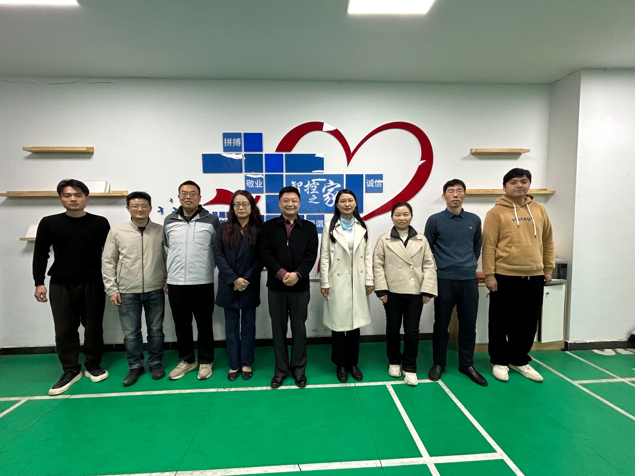 “乒”聚合力 “乓”无不胜—网通学院与智控学院开展乒乓球联谊交流活动